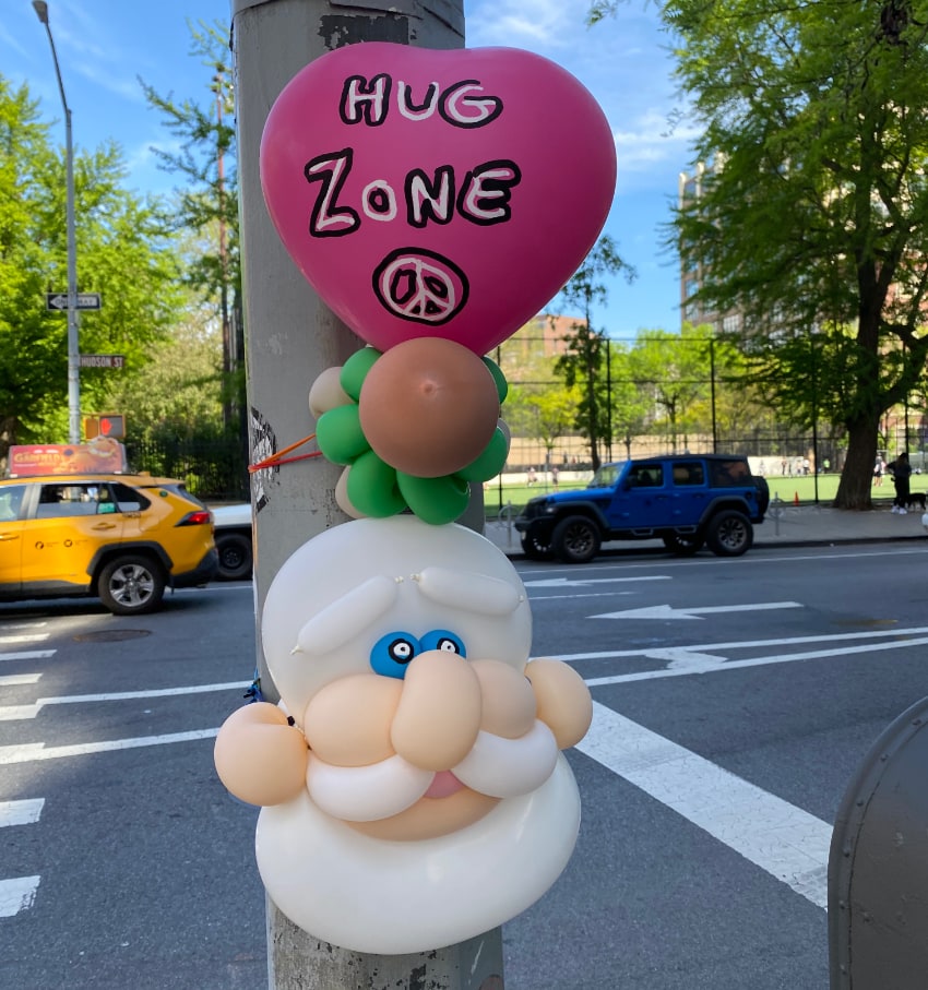 balloon art by Joel Klein, also known as Balloon Banksy