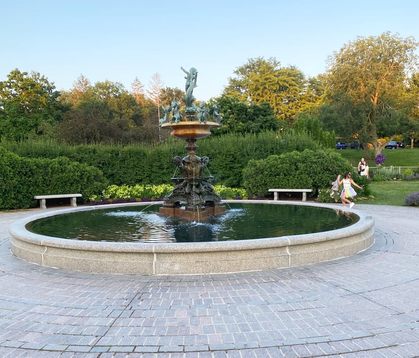 Heffelfinger Fountain in Minneapolis near Lake Harriet